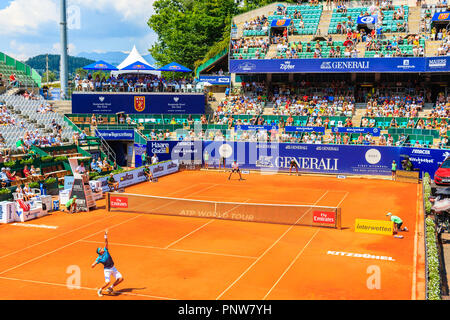 KITZBUHEL, AUTRICHE - Aug 2, 2018 : les joueurs à jouer au tennis en été à Kitzbuhel tournoi Ville, Tirol. Ce concours est connu sous le nom de Austrian Open Banque D'Images