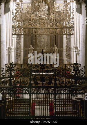 ARTE GOTICO-RENACIMIENTO. ESPAÑA. FRANCES, Juan (finales S. XV-primer tercio S. XVI). Rejero español con una primera etapa de producción gótica un la que fue incorporando progresivamente elementos decorativos renacentistas. REJA CAPILLA MAYOR CATEDRAL DE CUENCA. Castille la Manche. Banque D'Images