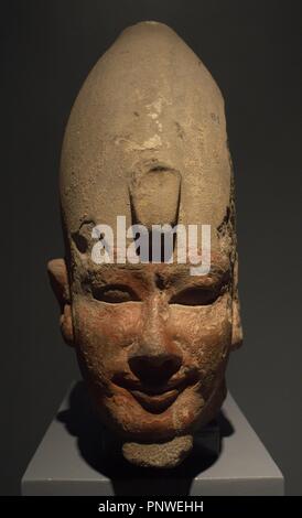 L'art égyptien tête colossale d'Amenhotep I, deuxième pharaon de la xviiie dynastie. Nouveau Royaume. 1525-1504 BC. Du Temple d'Amon (Karnak). Le Musée de Louxor. L'Égypte. Banque D'Images
