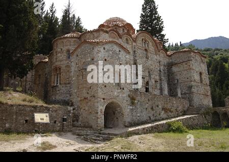 La Grèce. Mystras. Saint Monastère de Vrontochion. L'église de Panayia Hodiguitria, également connu sous le Aphentiko. Fondée en 1310. Point de vue. Banque D'Images