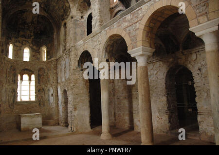 La Grèce. Mystras. Saint Monastère de Vrontochion. L'église de Panayia Hodiguitria, également connu sous le Aphentiko. Fondée en 1310. L'intérieur. Banque D'Images