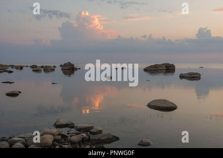 Thunder Cloud sur la mer Banque D'Images