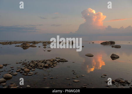 Thunder Cloud sur la mer Banque D'Images