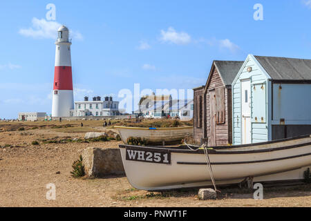 Île de Portland de bateaux de pêche, pêche cabanes, phare, , près de Weymouth, Dorset, England, UK Banque D'Images