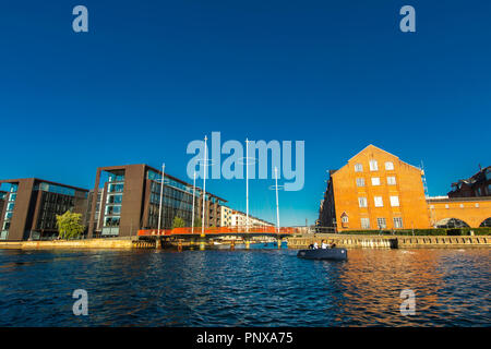 Copenhague, Danemark - 14 juin 2018 : Vue sur canal à Copenhague, Danemark. Copenhague est la capitale et ville la plus peuplée du Danemark. Banque D'Images