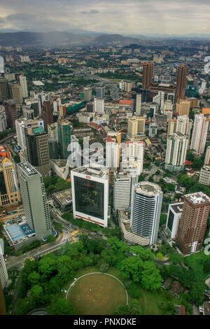 Cityscape view de Kuala Lumpur City Centre (KLCC) de la Tour KL, Kuala Lumpur, Malaisie Banque D'Images