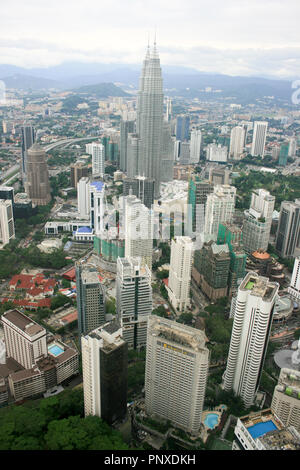 Cityscape view de Kuala Lumpur City Centre (KLCC) de la Tour KL, Kuala Lumpur, Malaisie Banque D'Images