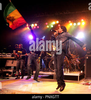 Damian Marley, fils cadet de raggae légende Bob Marley, se produit en concert à l'Amphithéâtre de Pompano Beach à Pompano Beach, Floride le 22 août 2010. Banque D'Images