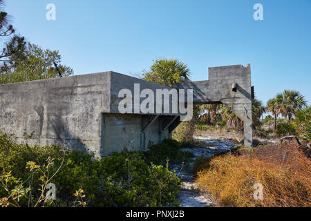 Vestiges de l'usine de traitement de l'eau à l'ancien Camp Murphy, une guerre mondiale ère 2 camp d'entraînement pour la 801st Formation Signal Regiment de l'Armée américaine Banque D'Images