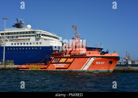 Navire de sauvetage Miguel de Cervantes dans le dock à Las Palmas de Gran Canaria Banque D'Images