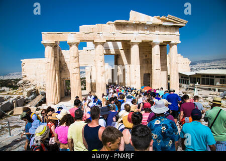 Athènes, 20, 2016 Greece-June:Propylaea de la célèbre Acropole à Athènes, Grèce. Cette entrée sur l'Acropole est l'une des principales attractions touristiques de Banque D'Images