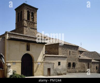 L'Espagne. Castille-la manche. Toledo. Couvent des Conceptionists. L'Ordre de l'Immaculée Conception de la Vierge (le Conceptionists) a été fondée en 1484 à Tolède, par Saint Joseph de Silva. L'église date du 14ème siècle. Elle conserve une tour de style mudéjar. Vue extérieure. Banque D'Images