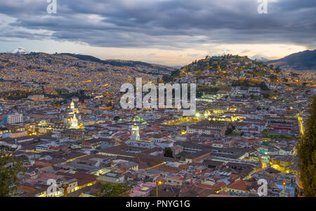 Quito, Équateur, la nuit Banque D'Images