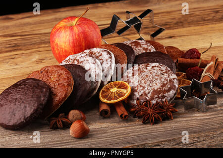 Pains d'Allemand typique comme Lebkuchen et Aachener Printen. biscuits de Noël aux épices. Banque D'Images