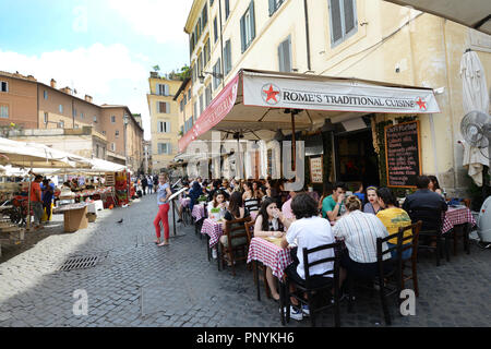 Hip cafés et restaurants de la place Campo de' Fiori à Rome2. Banque D'Images