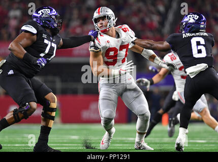 15 septembre 2018 : Ohio State Buckeyes défensive fin Nick Bosa # 97 dans l'épreuve de AdvoCare NCAA Football match entre l'Ohio State Buckeyes et le TCU Horned Frogs à AT&T Stadium à Arlington, TX Ohio défait TCU 40-28 Albert Pena/CSM Banque D'Images