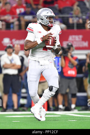 15 septembre 2018 : Ohio State Buckeyes quarterback Dwayne Haskins # 7 dans l'épreuve de AdvoCare NCAA Football match entre l'Ohio State Buckeyes et le TCU Horned Frogs à AT&T Stadium à Arlington, TX Ohio défait TCU 40-28 Albert Pena/CSM Banque D'Images