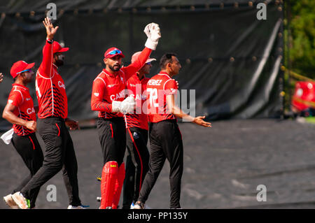 Morrisville, Caroline du Nord, USA. 22 Sep, 2018. 22 septembre, 2018 - Morrisville N.C., USA - Équipe Canada fait appel au cours de l'ICC World T20 America's ''A'' cricket match qualificatif entre USA et Canada. Les deux équipes ont joué à une cravate avec 140/8 Canada remportant le Super Plus pour la victoire. En plus des USA et du Canada, l'ICC World T20 America's ''A'' qualificatif propose également le Belize et le Panama dans le tournoi de six jours qui se termine le 26 septembre. Credit : Timothy L. Hale/ZUMA/Alamy Fil Live News Banque D'Images