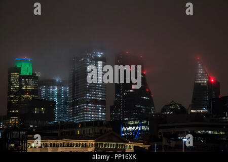 Londres, Royaume-Uni. 23 septembre 2018. Nuit de tempête dans la ville. Crédit : Guy Bell/Alamy Live News Banque D'Images