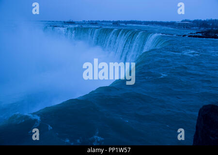 L'eau douce automne close up. Niagara Falls vue cascade. Chute d'eau. Banque D'Images