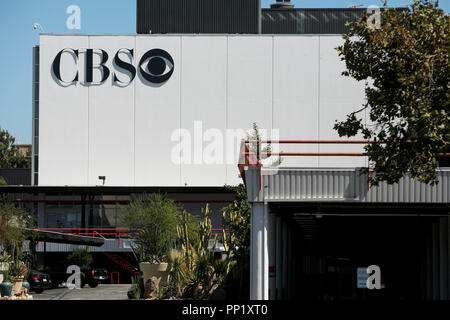 Un logo affiche à l'extérieur de CBS Television City à Los Angeles, Californie le 15 septembre 2018. Banque D'Images