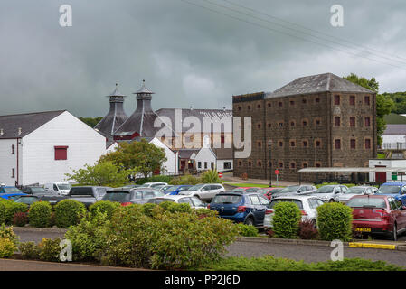 Bushmills, Irlande du Nord, Royaume-Uni - 6 août 2018 : Old Bushmills Distillery historique connue pour son mélange de whisky irlandais et un populaire touris Banque D'Images