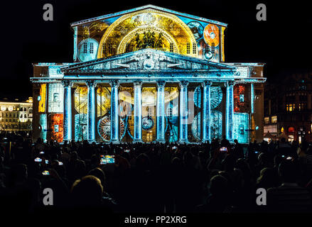 Moscou, Russie - le 22 septembre 2018 : State Academic Opera and Ballet du Théâtre Bolchoï illuminé pour free open air festival international Cercle de li Banque D'Images