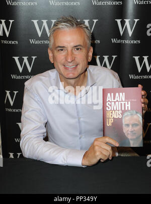 Alan Smith signe des exemplaires de son livre 'Heads Up : l'histoire de ma vie' à Waterstones à Londres avec : Alan Smith Où : London, Royaume-Uni Quand : 23 août 2018 Source : WENN.com Banque D'Images