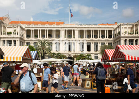 Marché d'Antiquités, Marché aux Fluers, Nice. Banque D'Images