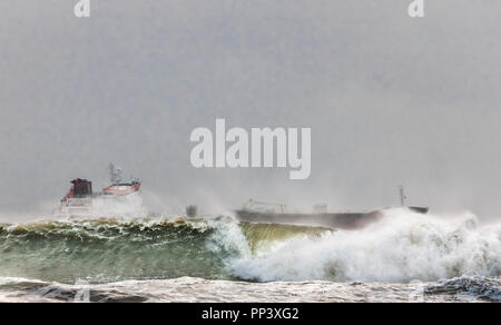 Myrtleville, Cork, Irlande. 21 octobre 2017 FMT de pétroliers à Bergama Storm Brian tout en mouillant au large de Myrtleville Co. Cork, Irlande. Banque D'Images