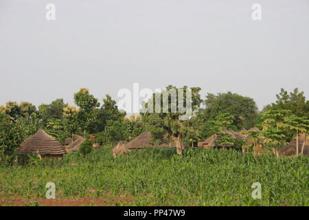 Un règlement à Adjumani, dans la région du Nil occidental de l'Ouganda. Banque D'Images