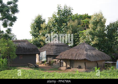 Homesteads à Adjumani, dans la région du Nil occidental de l'Ouganda. Banque D'Images