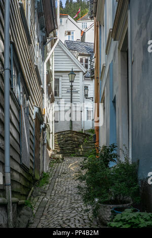 Ruelles colorées dans le quartier historique du vieux centre de Bergen en automne - 4 Banque D'Images