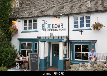 Pub Blue Boar, Chipping Norton, Cotswolds, en Angleterre, Royaume-Uni Banque D'Images
