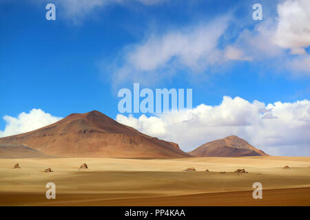 Superbe paysage de désert de Salvador Dali Eduardo Avaroa, Réserve nationale de faune andine sur Lipez, Bolivie Banque D'Images