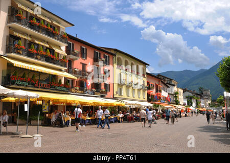 La Suisse du sud : la Piazza Grande de Locarno à côté de la ville de Locarno, où le film festival a lieu Banque D'Images