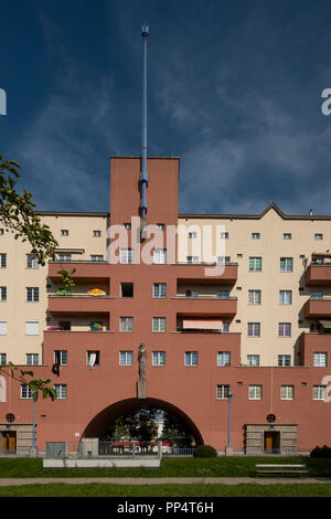 Karl-Marx-Hof (Cour Karl Marx) est l'un des plus connus Gemededauten (complexes municipaux de logement) à Vienne, en Autria Banque D'Images