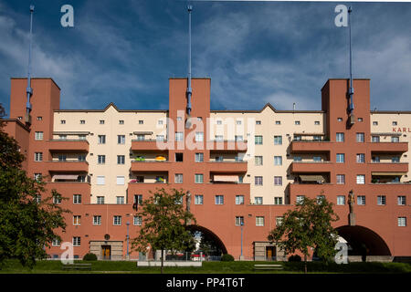 Karl-Marx-Hof (Cour Karl Marx) est l'un des plus connus Gemededauten (complexes municipaux de logement) à Vienne, en Autria Banque D'Images