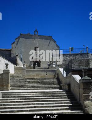 L'Espagne. La Catalogne. Bellpuig. Eglise de Saint Nicolas, construite au 16ème siècle. Des marches en pierre, 18e siècle. Province de Lleida. Banque D'Images