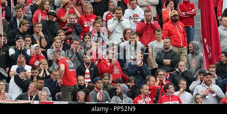 Leverkusen, Allemagne. 29Th Sep 2018. firo : 23.09.2018, Football, 1.Bundesliga, la saison 2018/2019, Bayer 04 Leverkusen - FSV Mayence FSV Mayence 05 Fans avec des sifflets | Conditions de crédit dans le monde entier : dpa/Alamy Live News Banque D'Images