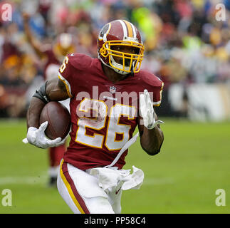 Au Maryland, aux États-Unis. 23 septembre 2018 : Washington Redskins (RB # 26 Adrian Peterson est une longue course vers le bas l'écart au cours d'un match de football américain NFL entre les Redskins de Washington et les Packers de Green Bay à FedEx Field à Landover, MD. Justin Cooper/CSM Crédit : Cal Sport Media/Alamy Live News Banque D'Images