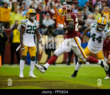 Au Maryland, aux États-Unis. 23 septembre 2018 : Washington Redskins (RB # 26 Adrian Peterson marque un touchdown lors d'un match de football américain NFL entre les Redskins de Washington et les Packers de Green Bay à FedEx Field à Landover, MD. Justin Cooper/CSM Crédit : Cal Sport Media/Alamy Live News Banque D'Images