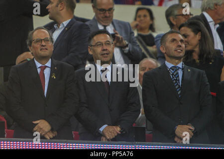 Camp Nou, Barcelona, Espagne. 29Th Sep 2018. La Liga football, Barcelone et Gérone, Président de la Catalogne Quim Torra (l) Josep Maria Bartomeu et Delfi Geli (r) avant le match : Action Crédit Plus Sport/Alamy Live News Banque D'Images