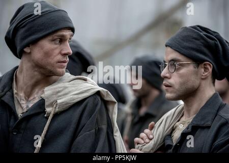 Titre original : PAPILLON. Titre en anglais : PAPILLON. Année : 2017. Réalisateur : Michael NOER. Stars : CHARLIE HUNNAM ; RAMI MALEK. De Granit ROUGE : Crédit photos / Album Banque D'Images