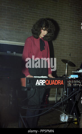 New Order en Gillian Gilbert, Bedford Boy's Club, 1981 Banque D'Images