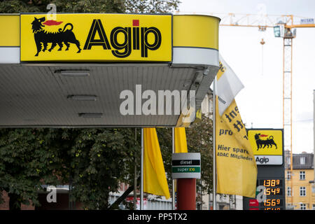 Un logo affiche à l'extérieur d'une station de carburant au détail Agip à Munich, Allemagne, le 25 août 2018. Banque D'Images