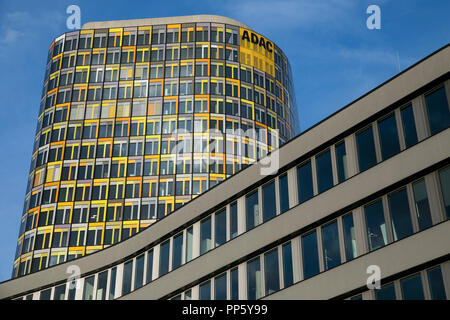 Un logo affiche à l'extérieur du siège de l'ADAC (Allgemeiner Deutscher Automobil-Club) à Munich, Allemagne, le 29 août 2018. Banque D'Images