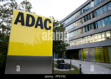 Un logo affiche à l'extérieur du siège de l'ADAC (Allgemeiner Deutscher Automobil-Club) à Munich, Allemagne, le 29 août 2018. Banque D'Images