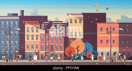 Les enfants portant des costumes de monstres balades ville concept cityscape background astuces ou traiter happy Halloween personnage télévision bannière horizontale pleine longueur Illustration de Vecteur