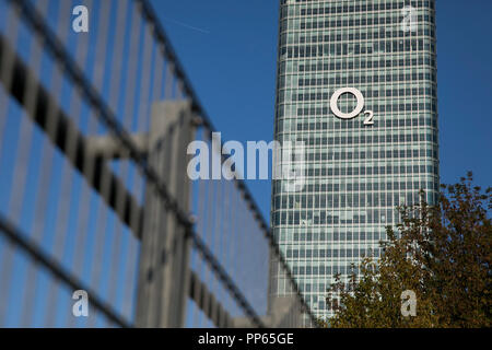 Un logo affiche à l'extérieur d'un établissement occupé par Telefónica O2 (Europe) à Munich, Allemagne, le 8 septembre 2018. Banque D'Images